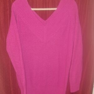 Love Women's V-Neck Sweater in Vivid Fuchsia